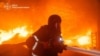У ДСНС зазначають, що через повторні обстріли рятувальники неодноразово були змушені залишати місця проведення робіт