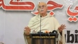د پښتونخوا ملي عوامي ګوند مشر محمود خان اڅګزی د مې پر درېيمه په صوابۍ کې ولسي جرګې ته وینا کوي