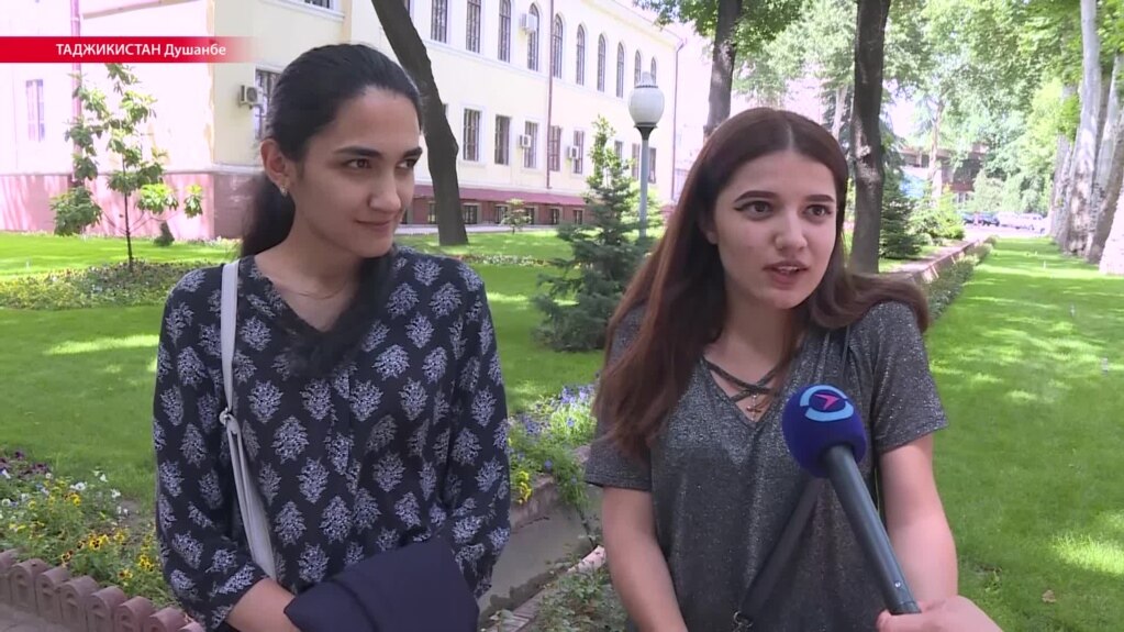 "Мы не живем в СССР!" Таджикская молодежь недовольна, что выезд за рубеж теперь с разрешения