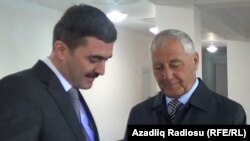 (Sağda) Xaçmazın icra hakimiyyətinin başçısı Şəmsəddin Xanbabayev 