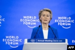 Președintele Comisiei Europene, Ursula von der Leyen, la reuniunea anuală a Forumului Economic Mondial (WEF) de la Davos, pe 21 ianuarie 2025.