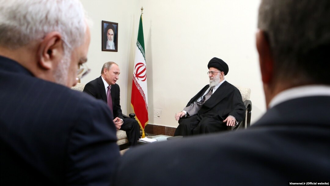 دیدار ولادیمیر پوتین و علی خامنه‌ای در تهران، ۲۰۱۵، با حضور محمدجواد ظریف و علی‌اکبر ولایتی