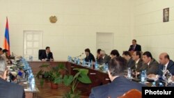 Armenia -- The government holds a meeting in Kapan on 26Jun2009