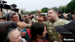 Прэзыдэнт Парашэнка ў Славянску