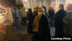 Крымские татары, которых удерживали ночью на Керченском мосту