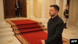 Președintele ucrainean, Volodimir Zelenski, singurul lider non-NATO, de față la summit-ul B9 de la București, sosind la reuniunea de la Palatul Cotroceni, pe 13 mai 2026
