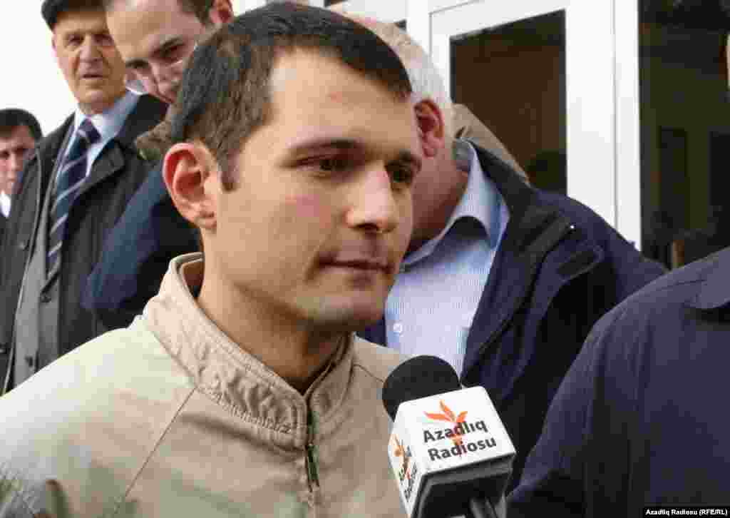 18 noyabr - bloqqer Adnan Hacızadə azad edildi - Onu keçən il xuliqanlıq ittihamı ilə iki il və iki il yarım müddətinə azadlıqdan məhrum etmişdilər. Amma insan haqları fəalları bloqqerlərin əslində internetdə hakimiyyəti tənqid edən fəaliyyətlərinə görə əsassız ittihamla həbs edildiklərini deyirdilər.