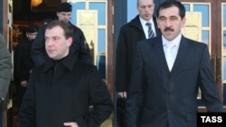 Ingushetia's Yunus-Bek Yevkurov (right) with Russian President Dmitry Medvedev in Magas