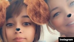 Gülnara Kerimowa gyzy Iman bilen. Surat Iman Kerimowanyň Instagram sahypasyndan alyndy.
