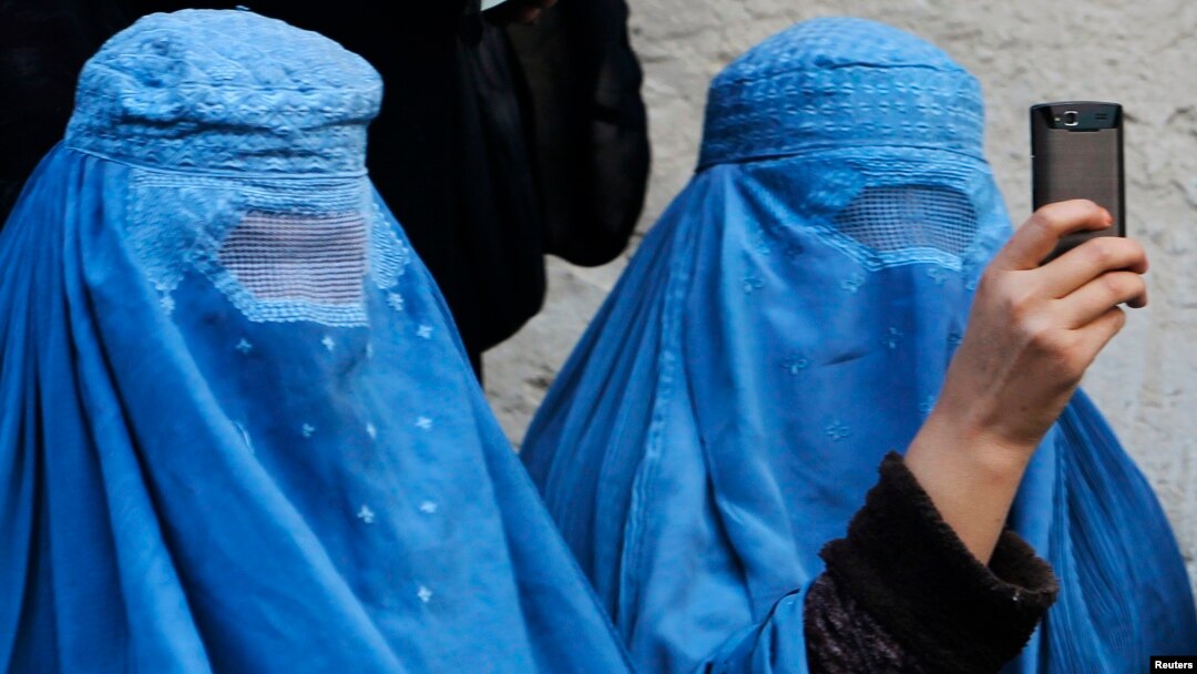 The recent flogging of two women in a Taliban stronghold area may have been due to the recent enforcement of strictures on the use of mobile devices, particularly smartphones, in militant-controlled areas. (illustrative photo)