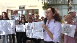 „Nu mințiți poporul cu televizorul!˝