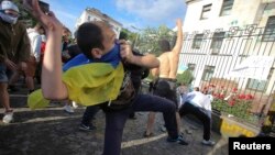 Біля російського посольства в Києві, 14 червня 2014 року