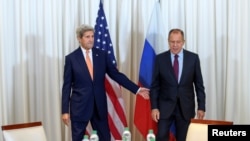 ABŞ-nyň döwlet sekretary Jon Kerri we Orsýetiň daşary işler ministri Sergeý Lawrow
