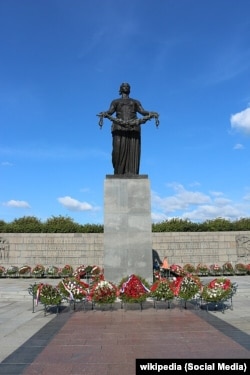 „დედასამშობლო“ სანქტ პეტერბურგში