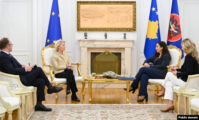 Zyrtarja evropiane në takim me presidenten e Kosovës, Vjosa Osmani.