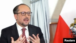 Cancelarul Austriei Alexander Schallenberg spune că statul austriac atre instrumente legale de a impune vacccinarea obligatorie anti-covid devreme ce și alte vaccinuri sunt obligatorii de zeci de ani.