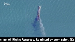 Невідоме російське судно палає в Азовському морі після ураження українським дроном, фото ілюстративне