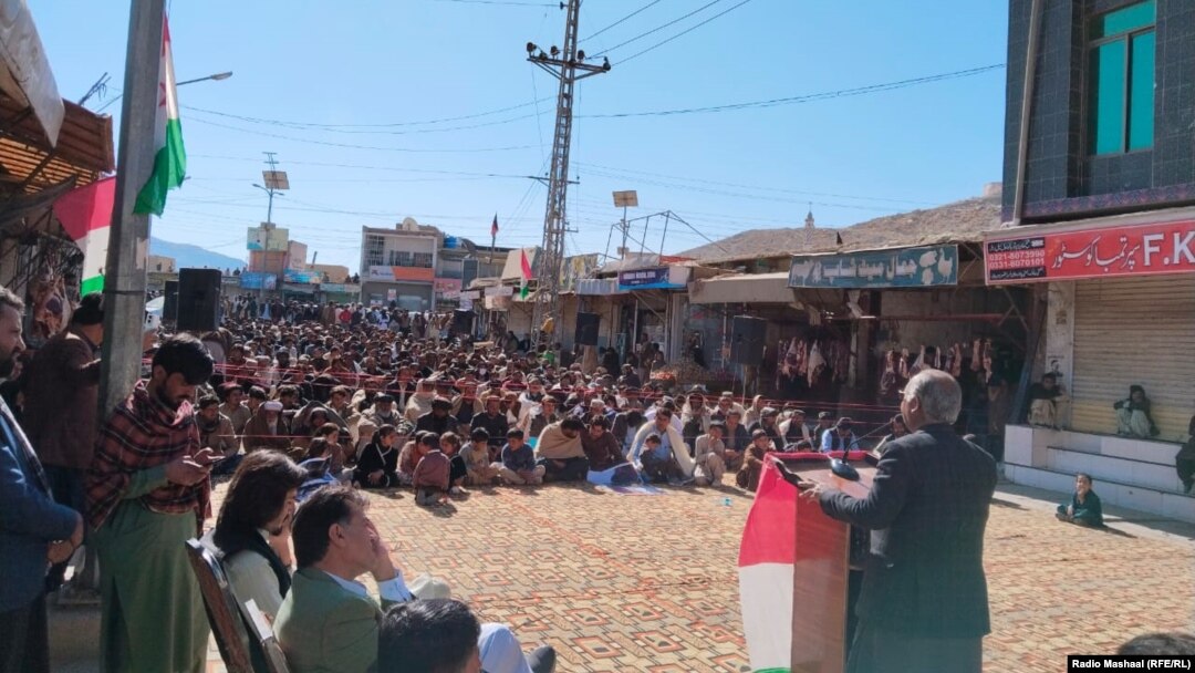 د غونډې ګډونوال