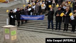 Un flashmob pentru o mai bună implicare a femeilor în politică, februarie 2014, Chişinău