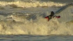 В Аргентине спасли горбатого кита, который провел на отмели сутки (видео)