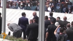 Serbian PM Vucic Flees Stone-Throwers At Srebrenica Memorial