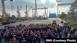 Protest spontan al angajaților de la Șantierul Damen Mangalia. 19 martie 2026.