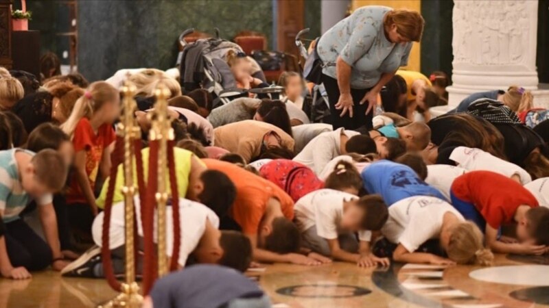 U jeku epidemije djecu okupili na molitvi