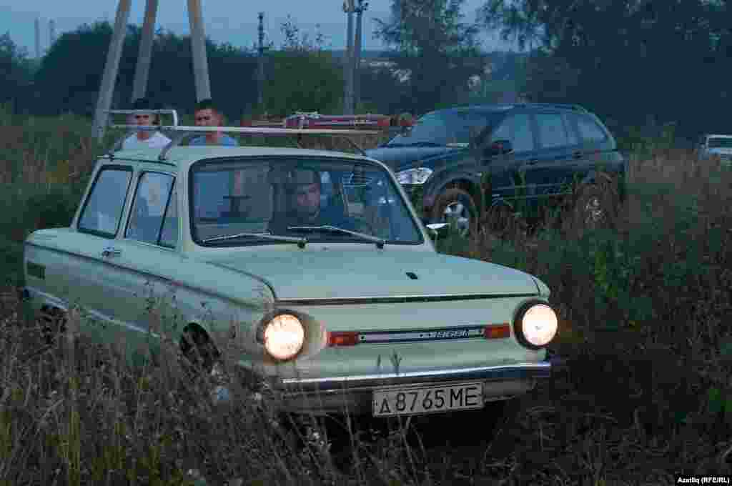 Чарага ЗАЗ-968М машинасында килүчеләр дә бар иде. Ретро рух