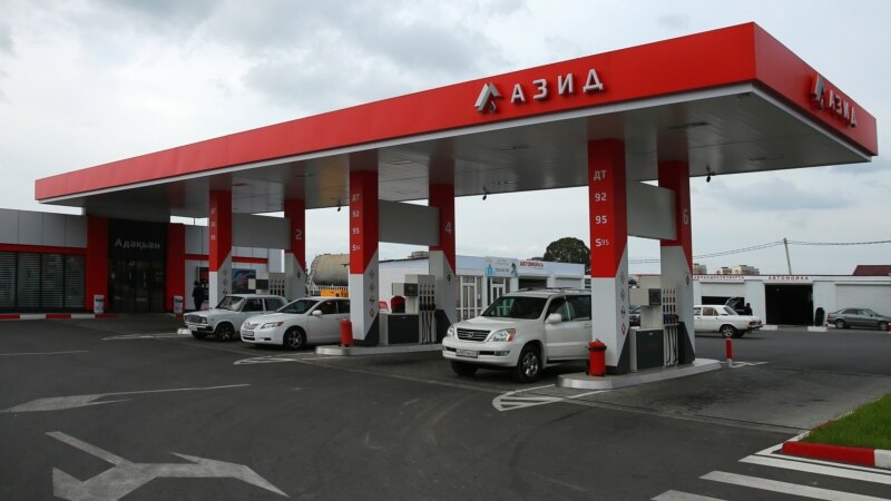 Очереди на заправках: жителей Абхазии призвали не запасаться бензином