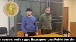 Александр Романов (слева).