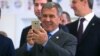 Tatarstan -- Rustam Minnikhanov with a phone