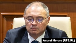 Dan Suruceanu, ministrul Culturii, în timpul audierilor din Parlament a cabinetului propus de Vasile Tofan. 