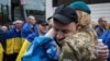 Foști prizonieri ucraineni de război se întorc acasă, în urma schimbului precedent cu Rusia, din 6 mai 2025