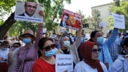 Орхан Инандынын жактоочулары. 