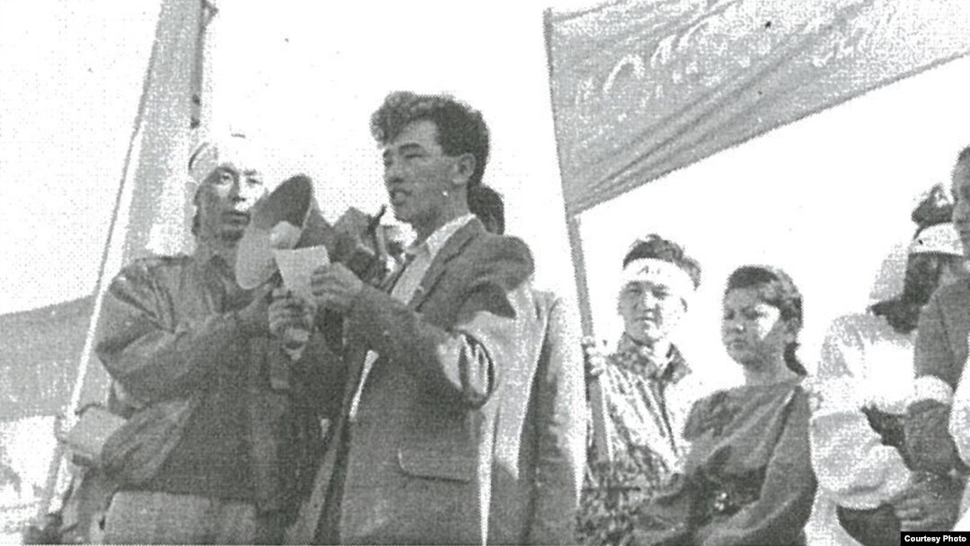 Секс пизда таңқурай үлкен мүшесі