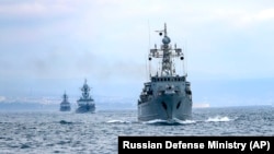 Rusia ar putea folosi nave din Marea Neagră echipate cu dispozitive de bruiaj, cred experții contactați de Europa Liberă. 