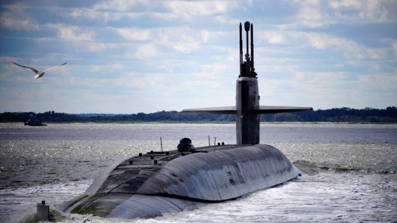 Kremlj ističe da dogovor o podmornicama donosi brojna pitanja