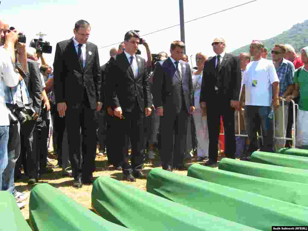 Zoran Milanović, kao premijer Republike Hrvatske, posjetio je Srebrenicu 11. jula 2012. godine na obilježavanju 17. godišnjice genocida.