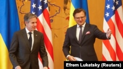 Государственный секретарь США Энтони Блинкен и министр иностранных дел Украины Дмитрий Кулеба во время встречи в Киеве, 6 мая 2021 года