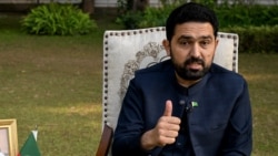 سهېل اپرېدی په اسلام اباد کې خیبر پښتونخوا هاوس کې د ډېسېمبر پر ۲۵مه د خبرو پرمهال. 