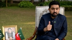 سهېل اپرېدی په اسلام اباد کې په خیبر پښتونخوا هاوس یا کور کې له خبريالانو سره خبرې کوي ـ انځور له ارشيفه