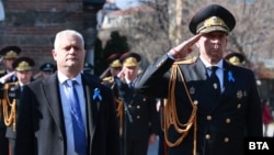 Служебният министър на вътрешните работи Емил Дечев и главният секретар на МВР Георги Кандев