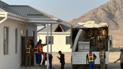 Жаңылыктар | 23.10.2025 | Баткенде эл чек арадагы жаңы айылга көчө баштады
