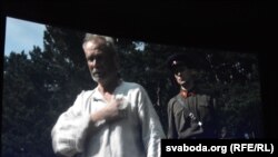 Кадр зь фільму "Жоўты пясочак" 