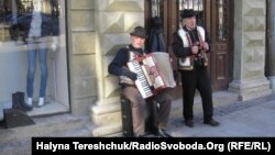 Вуличні музиканти, Львів, 4 листопада 2011 року