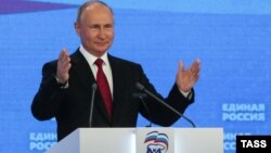 Володимир Путін, виступаючи на з’їзді, не вніс у список свого давнього соратника