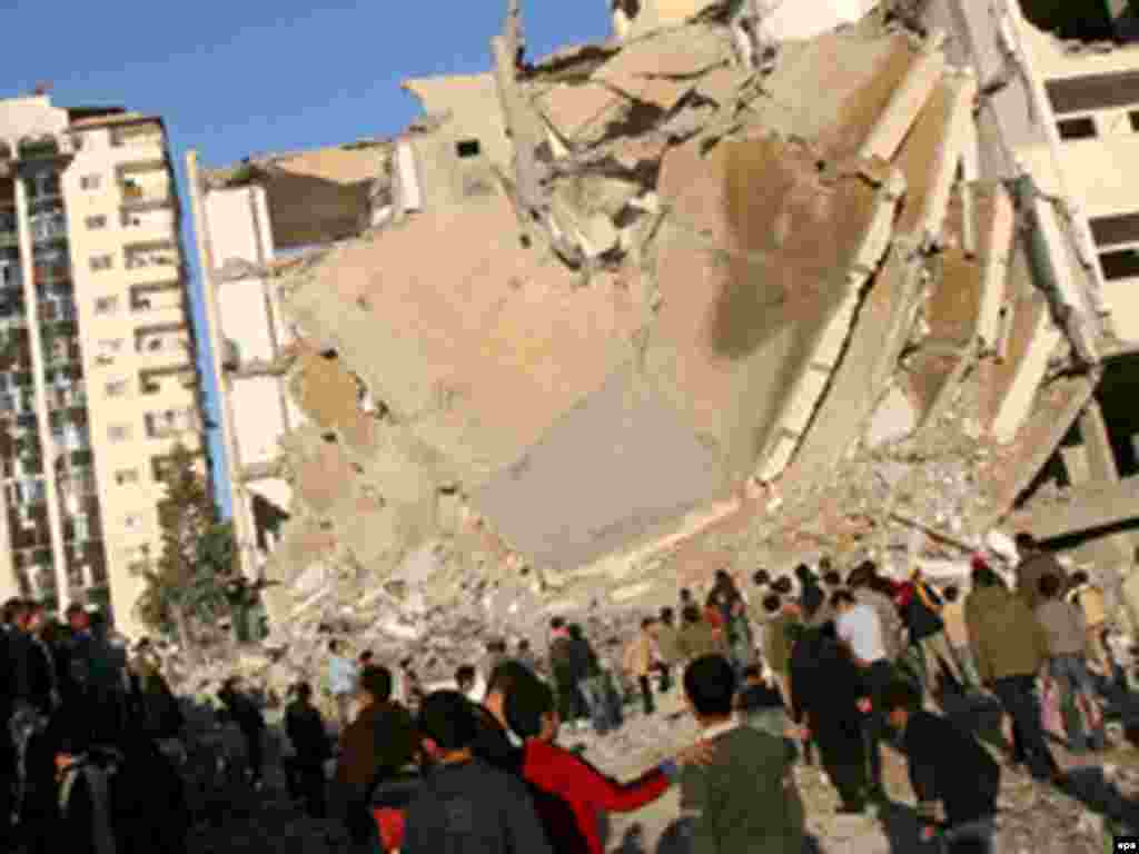 Ғазза, Фаластин. 18 январ - Дар ин бино то ҳамлаи Исроил Вазорати умури берунаи Ҳамос ҷойгир буд. 