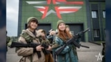 Rusia militarizon shkollat: Pas pushkëve vijnë dronët