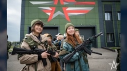 Rusia militarizon shkollat: Pas pushkëve vijnë dronët