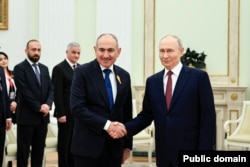 Армениянын премьери Никол Пашинян жана орус президенти Владимир Путин. Москва, 1-апрель 2026-жыл
